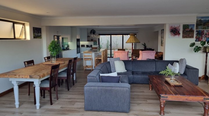J-Bay Family Home