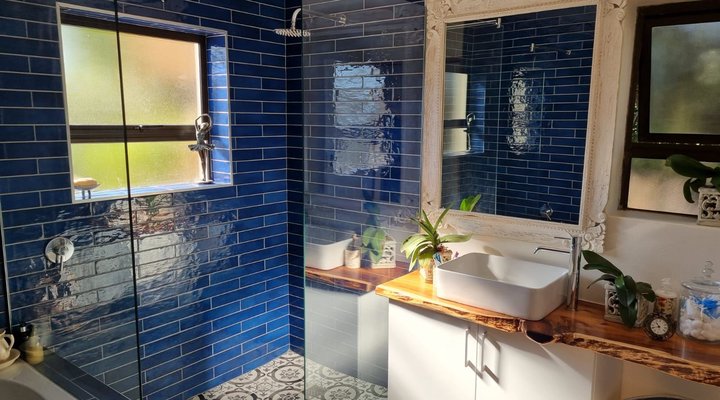 J-Bay Family Home