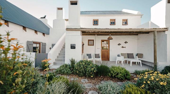 Gonana Studios & Coral Villa