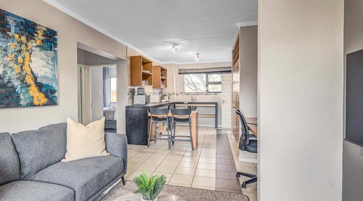 Hayloft Hideaway - Dainfern Paddocks