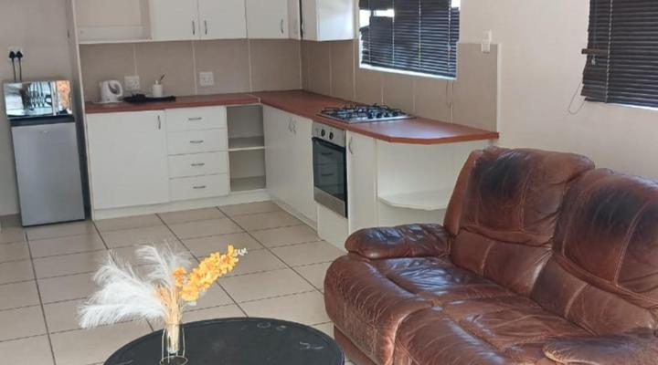 Silver Sevens Guest House - 13 Medefindt Cres