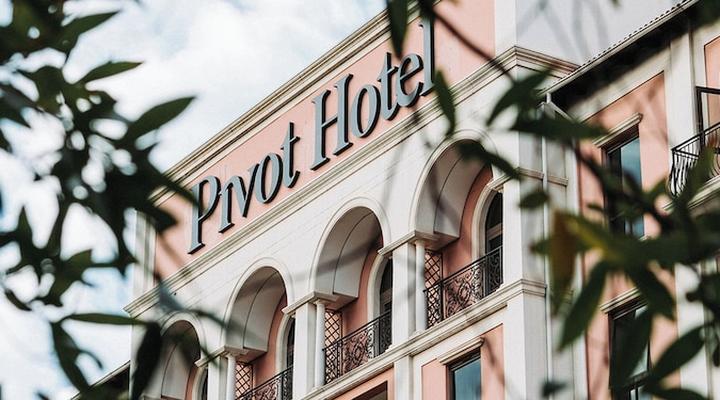 Pivot Hotel