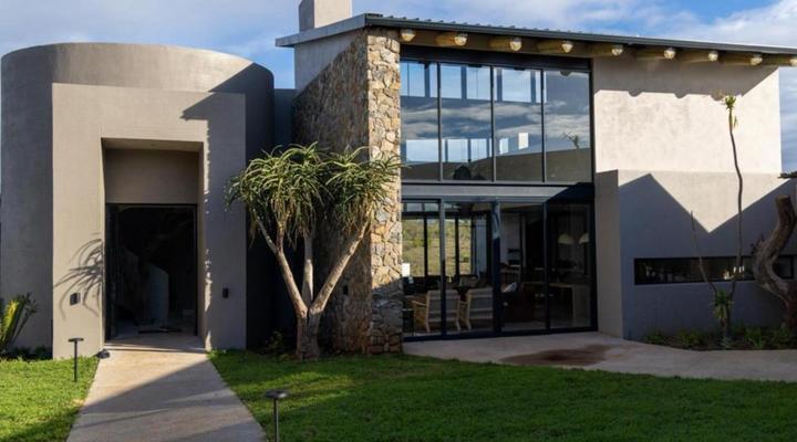 Izakithi River Villa