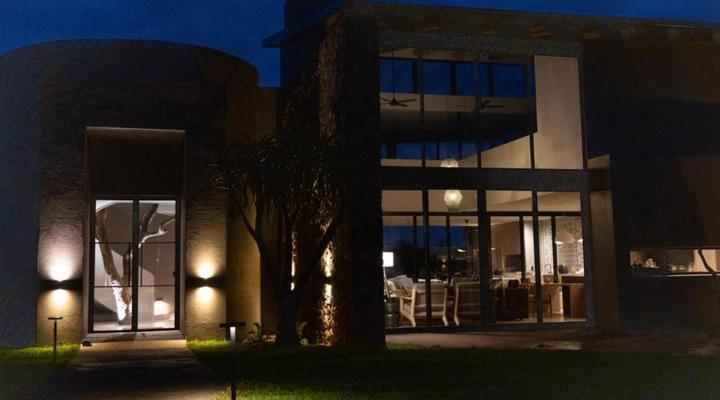 Izakithi River Villa