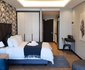 Chic Onyx