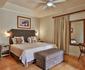Two Oaks B&B