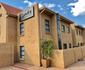 Camelot Guest House & Apartments