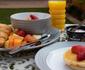 Camelot Guest House & Apartments