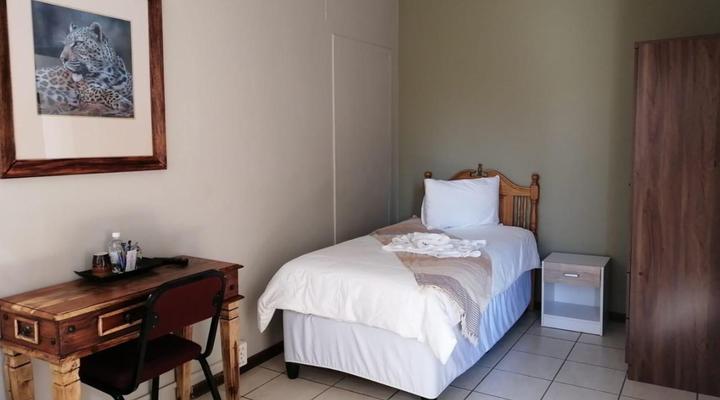 Acorn Lodge & Skydeck Sunset Café