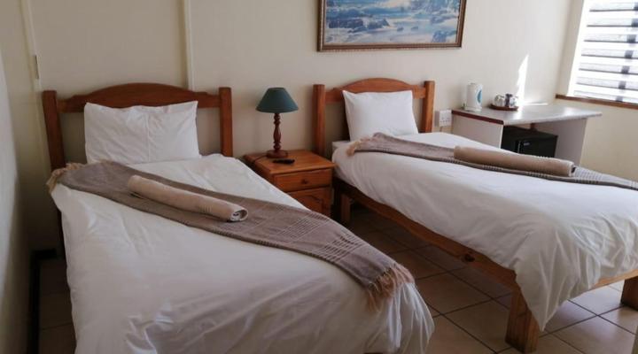 Acorn Lodge & Skydeck Sunset Café