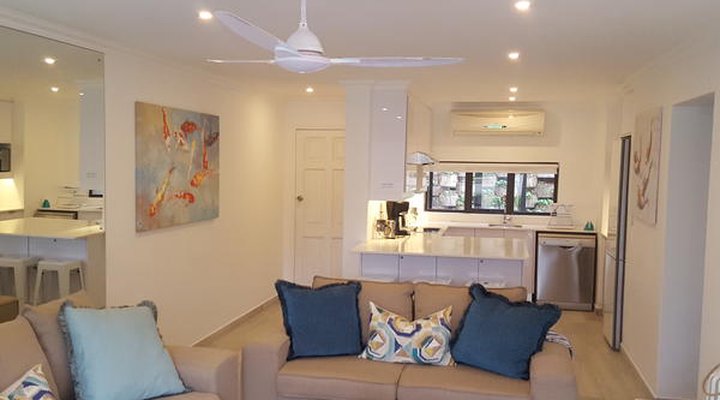 The Shades – Luxury Garden Apartment