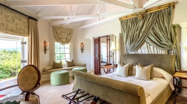 Blue Mountain Luxury Lodge