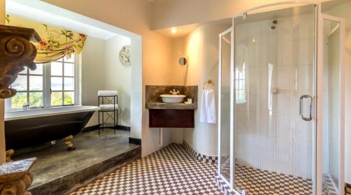 Blue Mountain Luxury Lodge