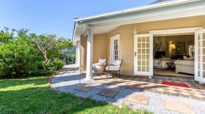 Blue Mountain Luxury Lodge