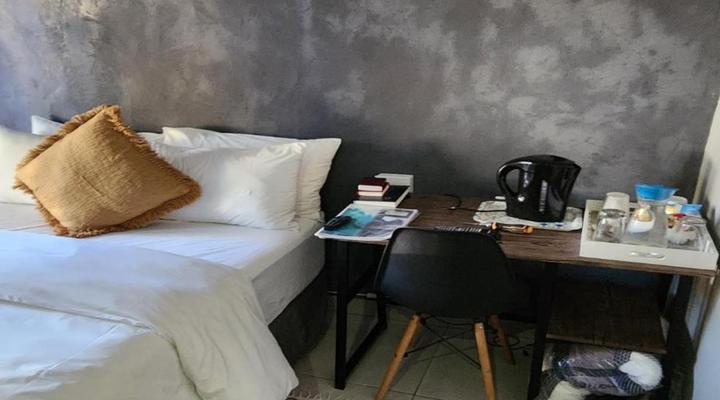 Bo Kamer Guesthouse / Livingwaters Self Catering