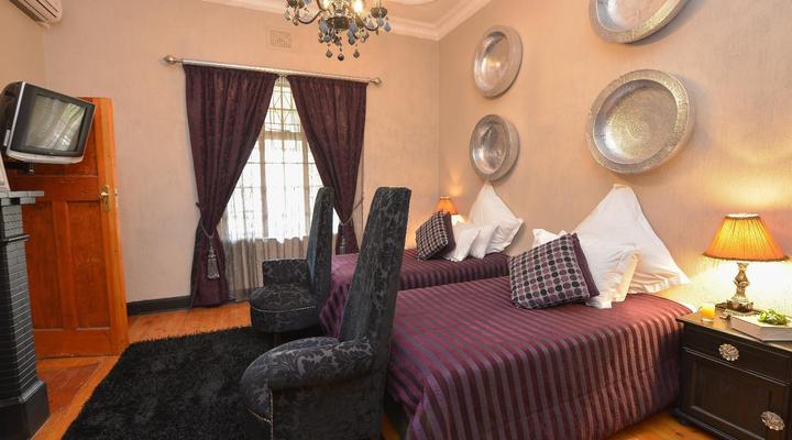 La Rochelle Guesthouse