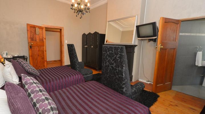 La Rochelle Guesthouse