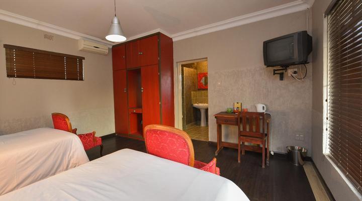 La Rochelle Guesthouse