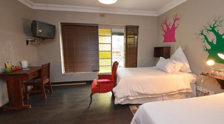 La Rochelle Guesthouse