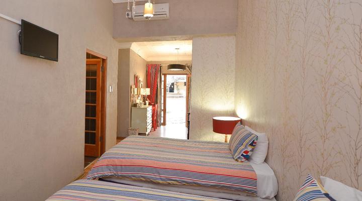 La Rochelle Guesthouse