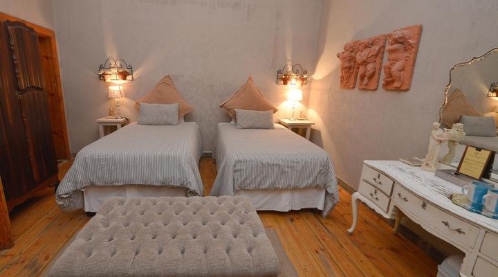 La Rochelle Guesthouse