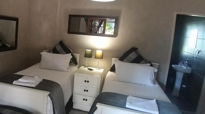 La Rochelle Guesthouse