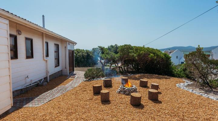 Whale Huys Oceanfront Eco Villa