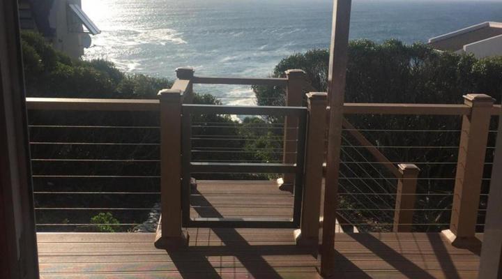 Whale Huys Oceanfront Eco Villa