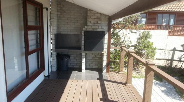 Whale Huys Oceanfront Eco Villa