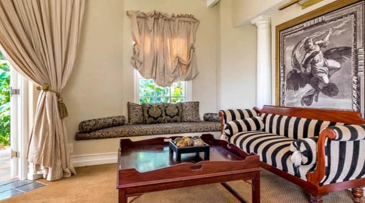 Blue Mountain Luxury Lodge