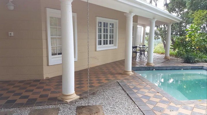 Blue Mountain Luxury Lodge