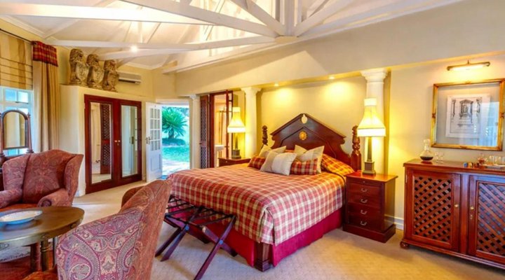 Blue Mountain Luxury Lodge