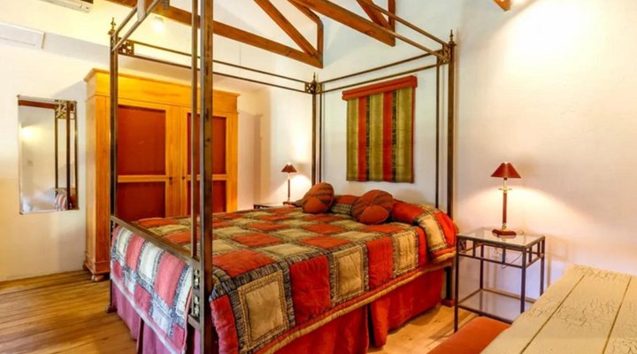 Blue Mountain Luxury Lodge