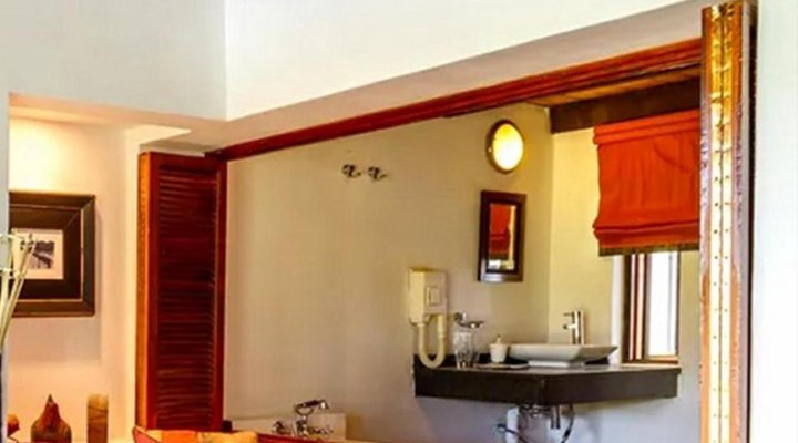 Blue Mountain Luxury Lodge