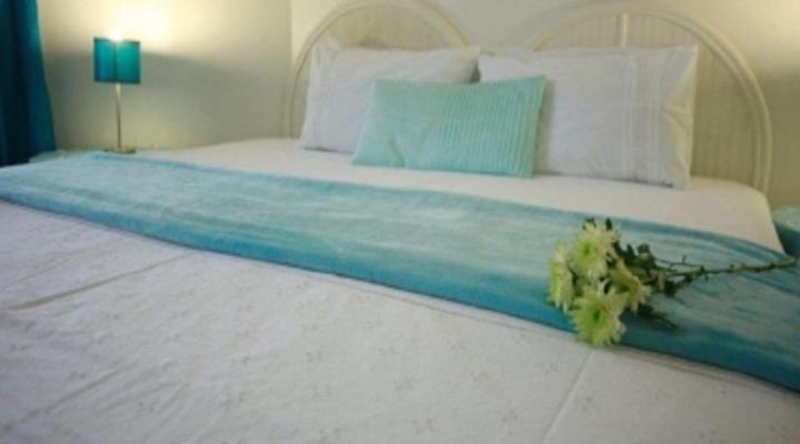 Lighthouse Inn B & B + Self Catering