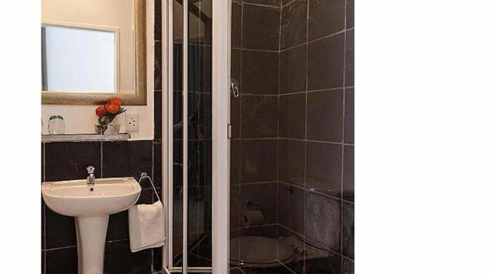 Upperbloem Guesthouse and Apartments in Bo-kaap