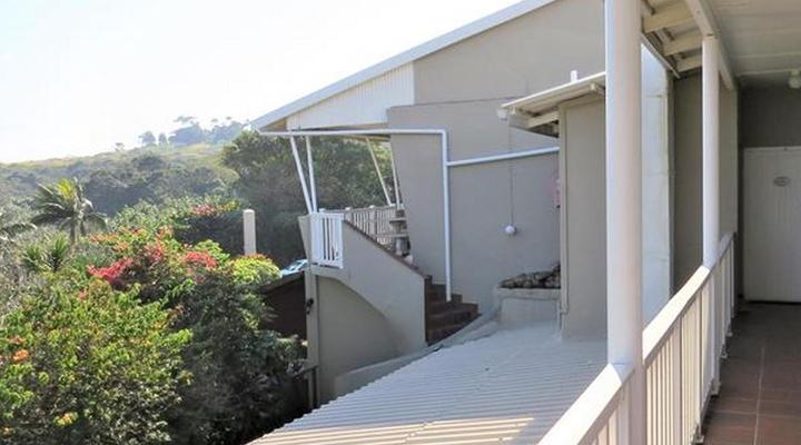 Tweni Waterfront Guest Lodge