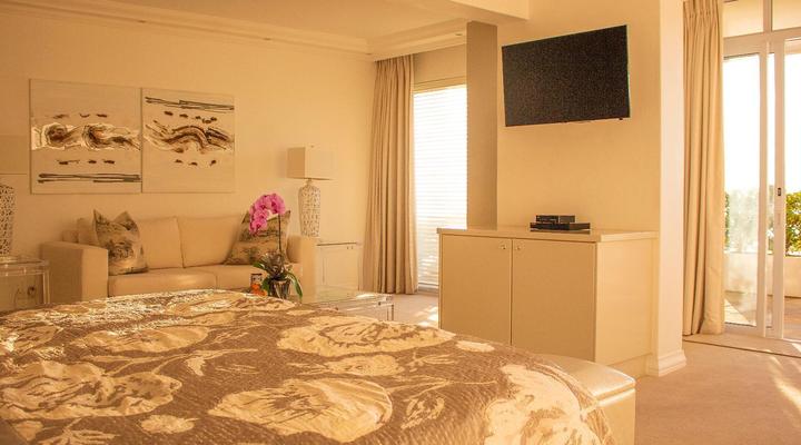 The Clarendon Bantry Bay