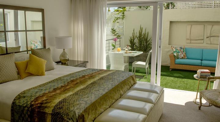 The Clarendon Bantry Bay