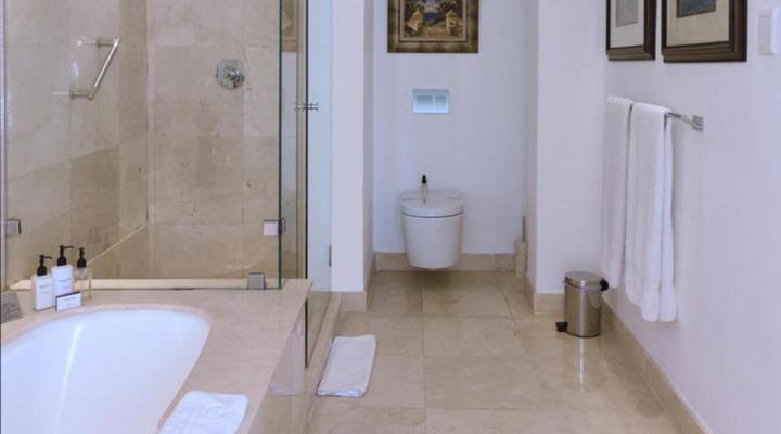 The Clarendon Bantry Bay