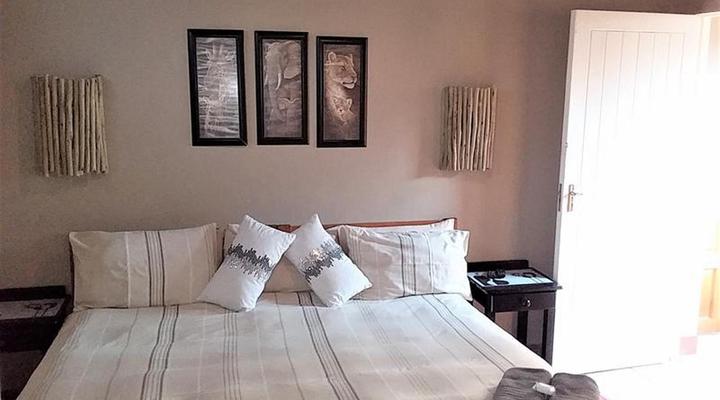 Tweni Waterfront Guest Lodge