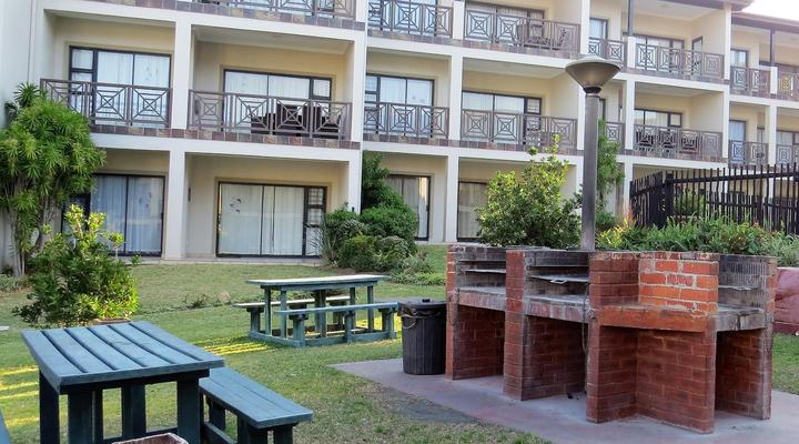 Tweni Waterfront Guest Lodge