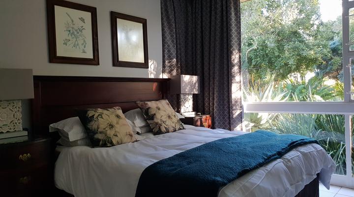 Paisley & Pomegranate