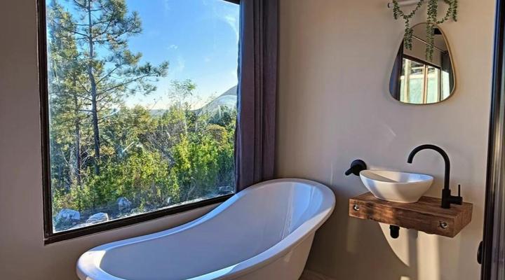 Salted Fynbos Staying