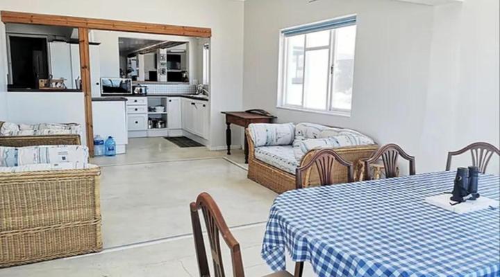 Salted Fynbos Staying