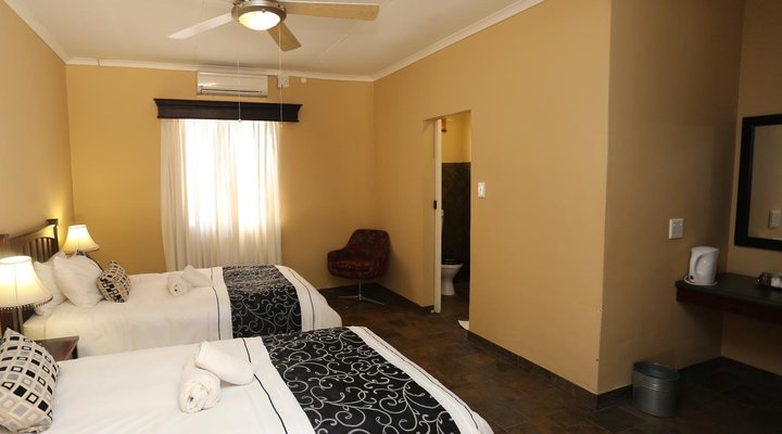 Stoney's Country Hotel