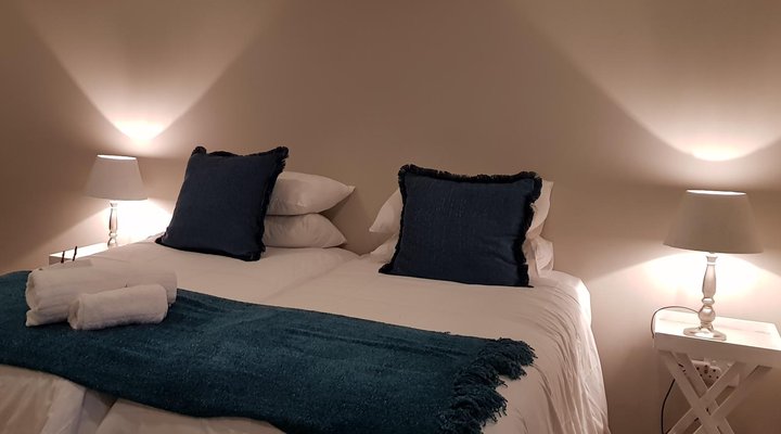 Friends - Three-Bedroom Private Apartment