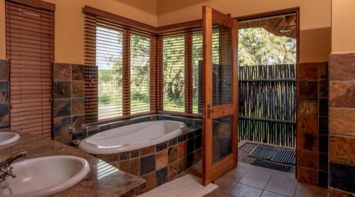 Moi Signature Luxury Villa's - Zebula Golf and Wildlife Estate