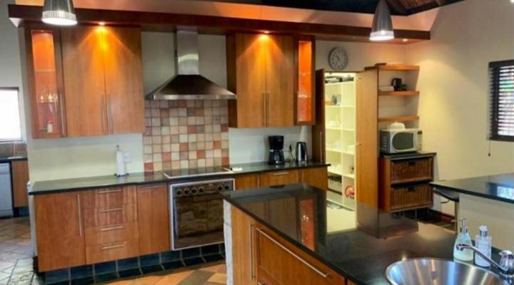 Moi Signature Luxury Villa's - Zebula Golf and Wildlife Estate