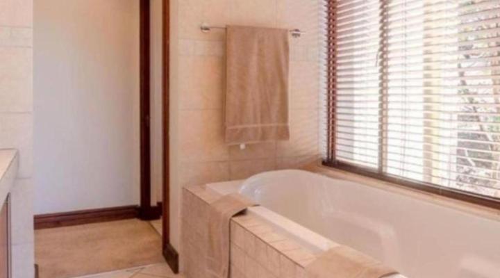 Moi Signature Luxury Villa's - Zebula Golf and Wildlife Estate